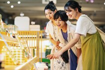 「日本橋三越にこの時期だけある」　ひな祭りに長崎の銘菓“桃カステラ”が大人気「シュワッと消えてなくなる程柔らか」「食べなきゃ長崎県民じゃない」の声も