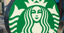 「このスタバに戻って欲しい」　40代女性が掃除中に見つけた、“約20年前のメニュー表”に衝撃　「こんなに安かったんだ」「私のスタバはこれ」