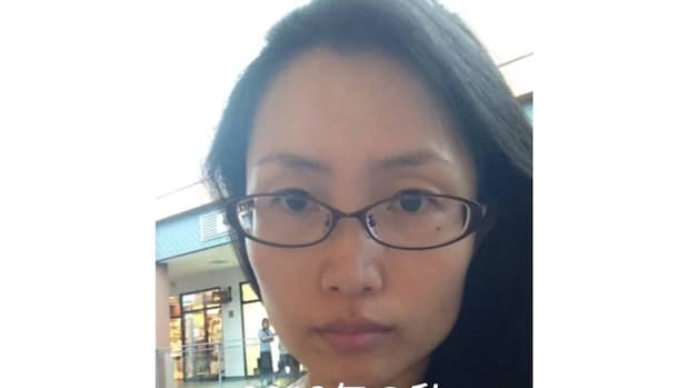 20代から白髪に悩んできた女性→43歳で白髪染めをやめ、1年半後……「ステキ」 “現在の姿”に「私もやめました」「きれいな色ですね」