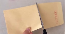 余った茶封筒、捨てないで！　切って折るだけの簡単ラッピング術に「これは使えますね」「茶封筒に見えない」