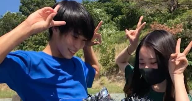 「えやばやばやば憧れしかない」高校で付き合い始めたカップルが6年後……　現在の姿に「えー！」「素敵すぎて涙」