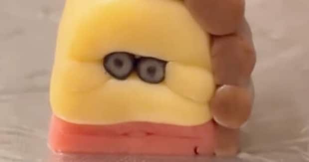 『あたしンち』の母をクッキーで再現→カットすると…… 「あらぁ〜」 完璧断面からの急展開が266万再生「天才」「吹き出しました」