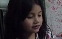 おとなしい雰囲気の少女→15年後……「うわあああ！」　大人の雰囲気をまとった現在の姿に「素敵な成長過程」【海外】