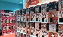 カプセルトイ店「従業員への暴言罵倒」で“ボンドロ”風の新商品を一時販売中止……ユーザーの過熱ぶりに「ルール守って」「店員さんが気の毒」