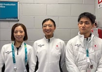 【画像】3ショットの足元を見ると……