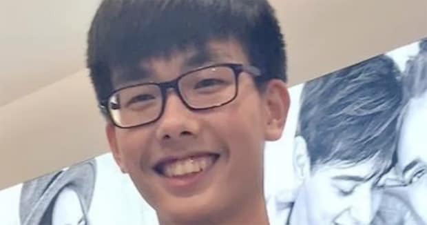 「歯並びがワイルドだった」眼鏡男子→おしゃれに目覚め、数年後……「もはや芸術」　別人級の“現在の姿”に「なんてこと！」【海外】