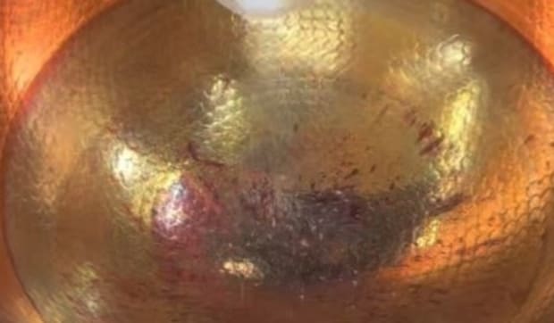 くすんだ銅鍋→パティシエが教える“あっという間”にキレイにする方法が「マジックみたい」「気持ちいいー!!」