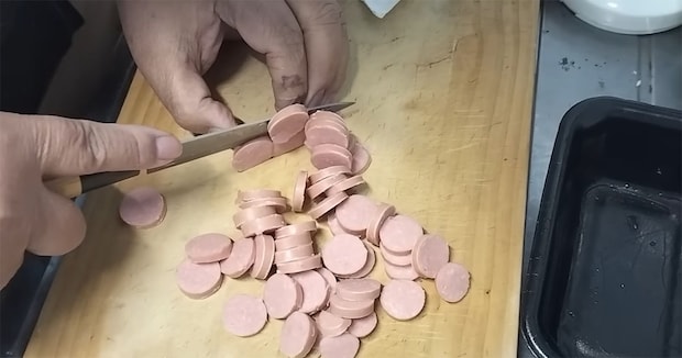 51歳独身男性、自宅の片付け後に手作りした“ご褒美ごはん”がすごい！「テンション上がるね」「肉か魚どちらかにしなさいよ」