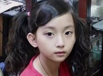 カメラをまっすぐ見つめる少女→大人になると……　驚きの成長結果に反響「すごくきれい」「小さい頃から美形モデル」【海外ビフォアフまとめ】