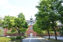 「毎日の通学がとても楽しい」　“立地が良すぎる”京都の大学に学生から高評価続出！「最寄駅から左に一歩進めば本当にすぐ」「図書館には88万冊」