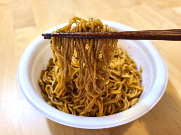 【中四国・九州沖縄在住者に聞いた】一番コスパが良いと思う「カップ焼きそば」ランキング！　2位は「明星 一平ちゃん夜店の焼そば」、1位は？