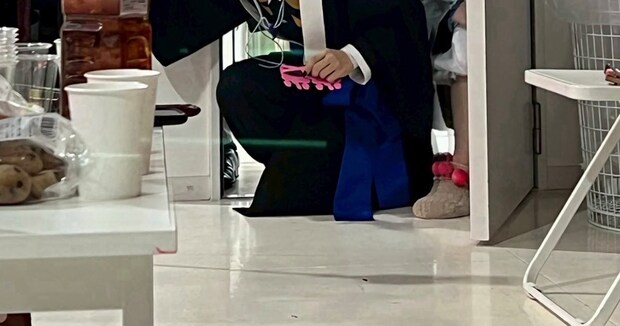 「鬼滅の刃」鬼大集合→「あれ、全然怖くない……」5人でコスプレの裏側ショットに「ほっこり笑った」「今なら全員倒せるwww」