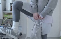 41歳女性、ユニクロ新作アイテムのセンス爆発コーデが大反響　「真っ先に売り場向かいました」「店頭行くの楽しみ」