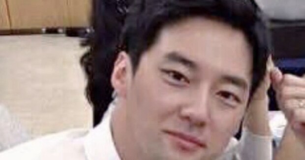 32歳、スーツ姿の韓国人男性→10年後……「もっと素敵になりましたが…？」　“現在の姿”が150万再生「時間が逆に流れている」【海外】