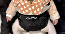 8カ月赤ちゃんと買い物へ→夫に「帽子取って」と言ったら……　スーパーで大人気の姿に「放っておかれるわけがない」「ご主人ナイスチョイス」