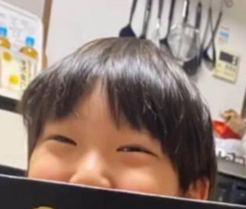 「第2のピカソですか?」“9歳のプロ画家”が描いたマリリン・モンローに絶賛の嵐→才能あふれる筆さばきから約1年、父親に話を聞いた