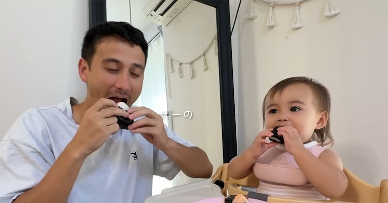 ママが作ったおにぎり、パパと娘が同時にパクリ→次の瞬間…… まさかの反応に「素敵すぎる家族」「何もかもが理想」