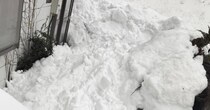 【画像】窓をつきやぶった雪