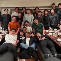 「ちょっと待て」　大谷翔平の“WBC決起集会”投稿→端に写っていた“まさかの人物”に「どうして」「似てる人いるなあって思ったら……」