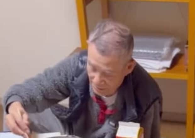 高2男子のお泊まり会、祖父が用意した夕飯は……　衝撃の“超豪華メニュー”に「男子の天国」「量がすごい」「箸持ってお邪魔したい」