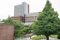 「門をくぐると開放的」　“おしゃれな東京の私立大学”といえば？　ランキング上位に「なんでも頼れるキャリアセンター」「ショッピングモールや飲食店も多い」の声