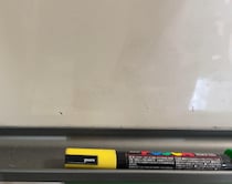 会社のホワイトボードに描いたのは……「コーヒー鼻からでた」　思わず胸キュンな光景に「まさかそんなはずは…」