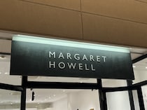 「収納力抜群」「シンプルで長く使えそう」マーガレット・ハウエルの“レザー長財布”に絶賛の声 「コスパ最高なお財布」「大好きな色合いとデザイン。見るたびに気分が上がる」