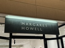 【画像】マーガレット・ハウエルの“レザー長財布”