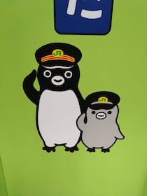 「再販キター！」　Suicaのペンギンの“お布団チャーム＆キャリーぬい”が再入荷！　「ぎゃああほしい」「かわいすぎるよ……」【3月7日から再販】