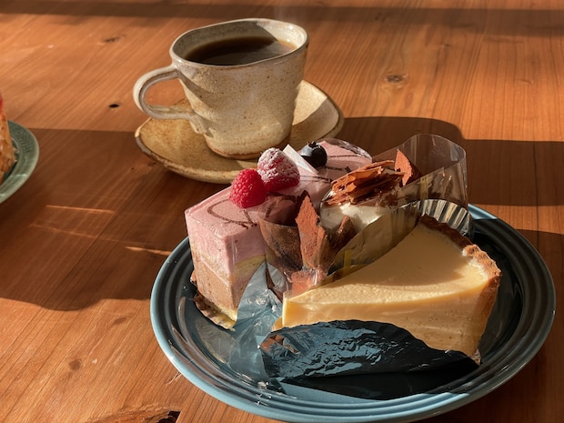 【60代に聞いた】おみやげにしたら褒められる「伊勢丹新宿店の洋菓子ブランド」ランキング！　2位は「ゴディバ」、1位は？