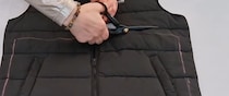 古くなったベストは捨てないで！　切って縫うだけで……　目からウロコの“アイデア”に大反響　「めちゃくちゃ素敵！」「どうやったらこんなの思いつくの」【海外】