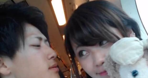 ディズニーで見つめあう高校生カップル→10年後……　同じ構図で撮った“驚きの姿”が100万再生「ステキすぎる」