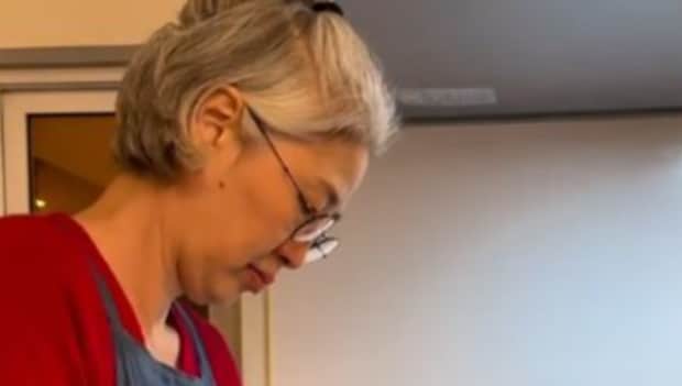 50代1人暮らしの女性「野菜のおかずが何もない」→用意したのは……　レンジでチンするだけの副菜に「3日連続で食べています！」「素敵」