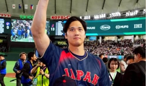 「すげぇ」大谷翔平らが渡米→離陸前に機内から撮った窓の外の“驚きの光景”に「こんな人数見たことないw」「JALの本気を見た」