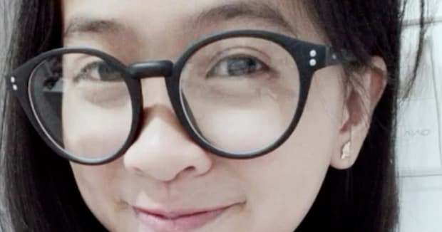 あどけなく笑うメガネ少女→大人になると……　ありえない成長結果に大反響「あぜんとした」【海外】