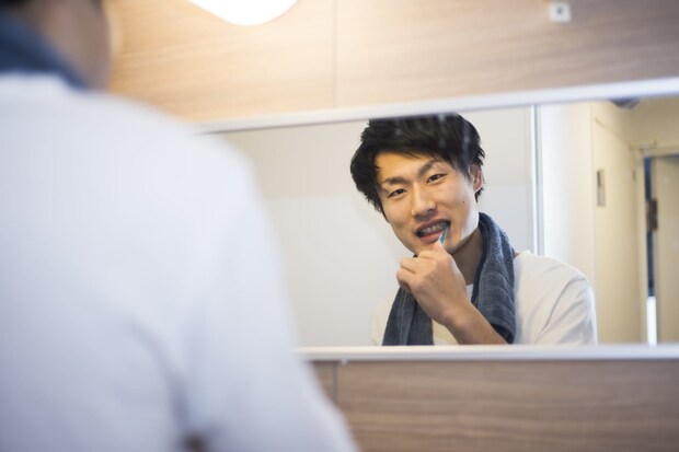【40～50代の男性に聞いた】「リピートしたことがある歯みがき粉ブランド」ランキング！　第2位は「クリアクリーン」と「シュミテクト」、1位は？
