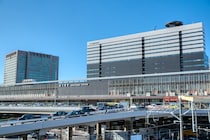 「食べる前からワクワクする」 新大阪駅で買える淡路屋の“あつあつ肉駅弁”に絶賛の声 「和と洋が一度に楽しめる」「お腹も心もほっこり温まりました」