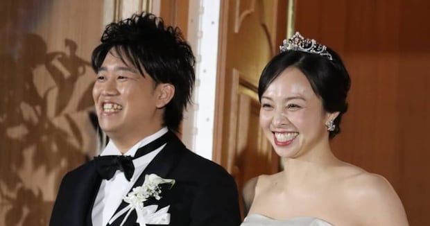 水泳カップルの結婚式、余興ムービーを流すと……　「最高やん！」会場大盛り上がりの光景が155万再生「むっちゃ見入ってしまいました」