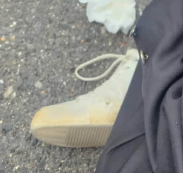 卒業式のあとに姿を消した息子→校門の外をふと見ると……　胸が熱くなる感動の光景が124万表示「もらい泣きした」