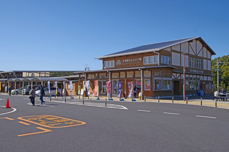 「土日は朝から長蛇の列ができる」　九州随一とも呼ばれる“大人気な道の駅”に絶賛の声　「ここでほぼ全てそろうレベル」「駐車場もとても広い」「困るくらい美味しそうな物がたくさん」