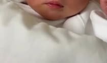 ママ「生まれて2日目の息子です」→信じられない姿に「こんなに顔がはっきりしてる赤ちゃんいるの！？」と衝撃走る