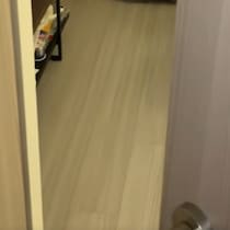 「こんな狭い部屋早く引っ越したい」→工夫して家具を置いたら……　今では大好きになった“一人暮らし6畳部屋”に称賛