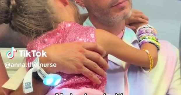 大好きなアーティストのライブ帰り、ぐっすり眠る娘→パパを見ると……　まさかの姿が1400万再生「理想的すぎる」「これ見て泣いちゃった」【海外】