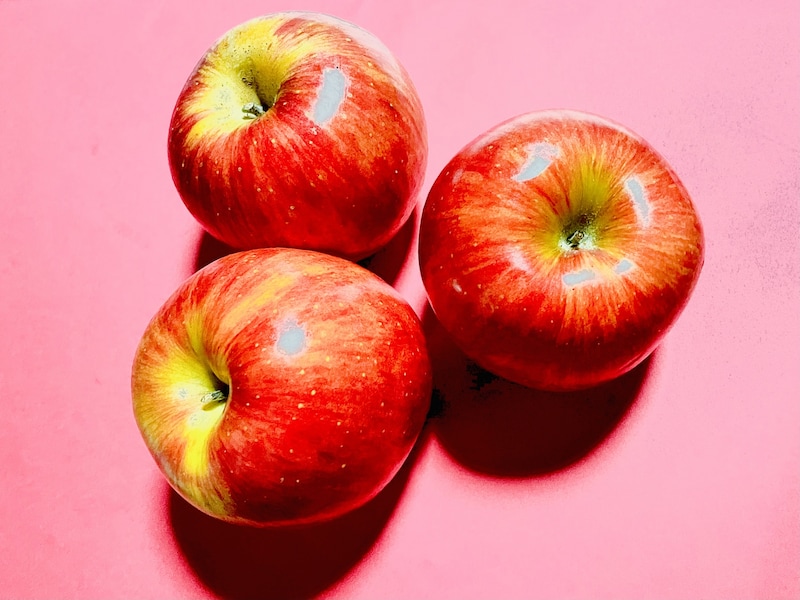 「すごくおいしい!リンゴが生きてるよう」買ってきてほしい“青森土産1位”といえば? 「青森の友達に頂いてから、何度も購入しています」「中ぎっちりずっしりでめちゃうま」