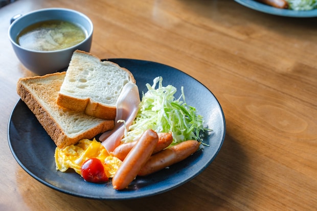 【関西地方在住者が選ぶ】モーニングが最高の「コーヒーチェーン」ランキング! 2位は「サンマルクカフェ」、1位は?