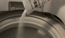 「うちの洗濯機ドブだった」　買ってまだ2年の洗濯機に、過炭酸ナトリウムを入れたら……衝撃の光景に「怖い」「これは…」