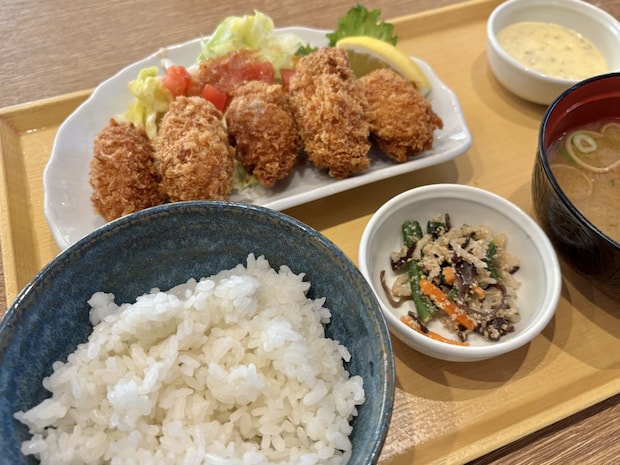 【関西在住者に聞いた】コスパが最高の「ファミレスチェーン」ランキング! 2位は「サイゼリヤ」、1位は?