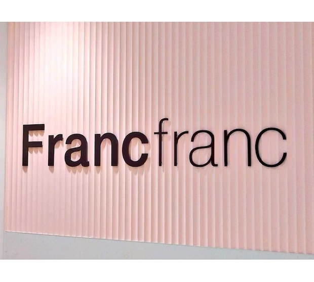 「可愛くて一目惚れ」 Francfranc(フランフラン)の“縦型ポーチ”が高評価 「使いやすくて感動」「それいいなぁって言われます」