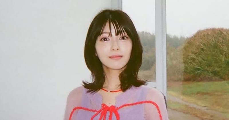 「おめでとうございます！」浜辺美波の報告に祝福続々→投稿した2ショットに「マジか」「あまりにも……」