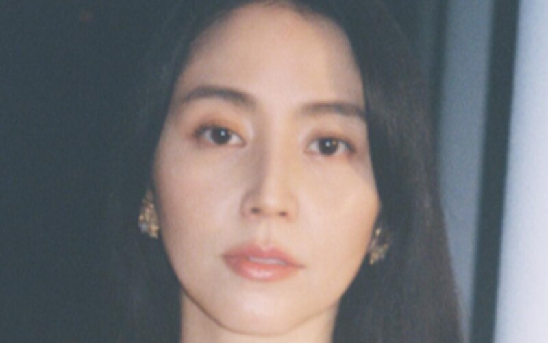 「何の撮影！？」長澤まさみ、衝撃の背中に「こうなってたんですね」「頭抱えちゃいます」「旦那様が羨ましい」